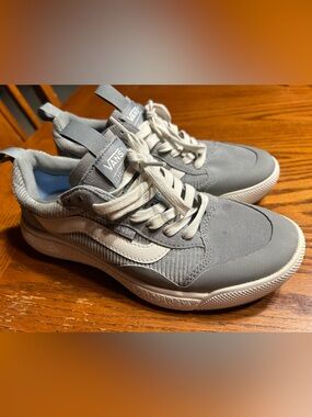 NWOT Vans Women’s Gray & White Low-Top Sneakers Sueude & Courderoy 6.5